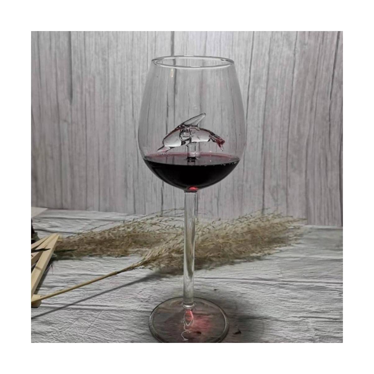 Verre à vin rouge en cristal pour éviter les verres ternes au design basique