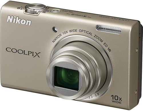 Nikon COOLPIX S6200 Cámara digital de 16 MP con zoom óptico 10x lente de vidrio NIKKOR ED y video HD 720p (plata)