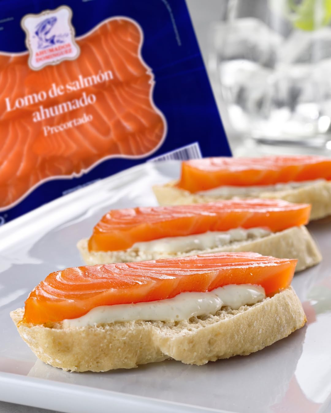 Ahumados Domínguez - Salmón Ahumado Natural Cortado en Lomos - 250 g - Elaboración Artesana - Sin piel, Sin Espinas - Refrigerado