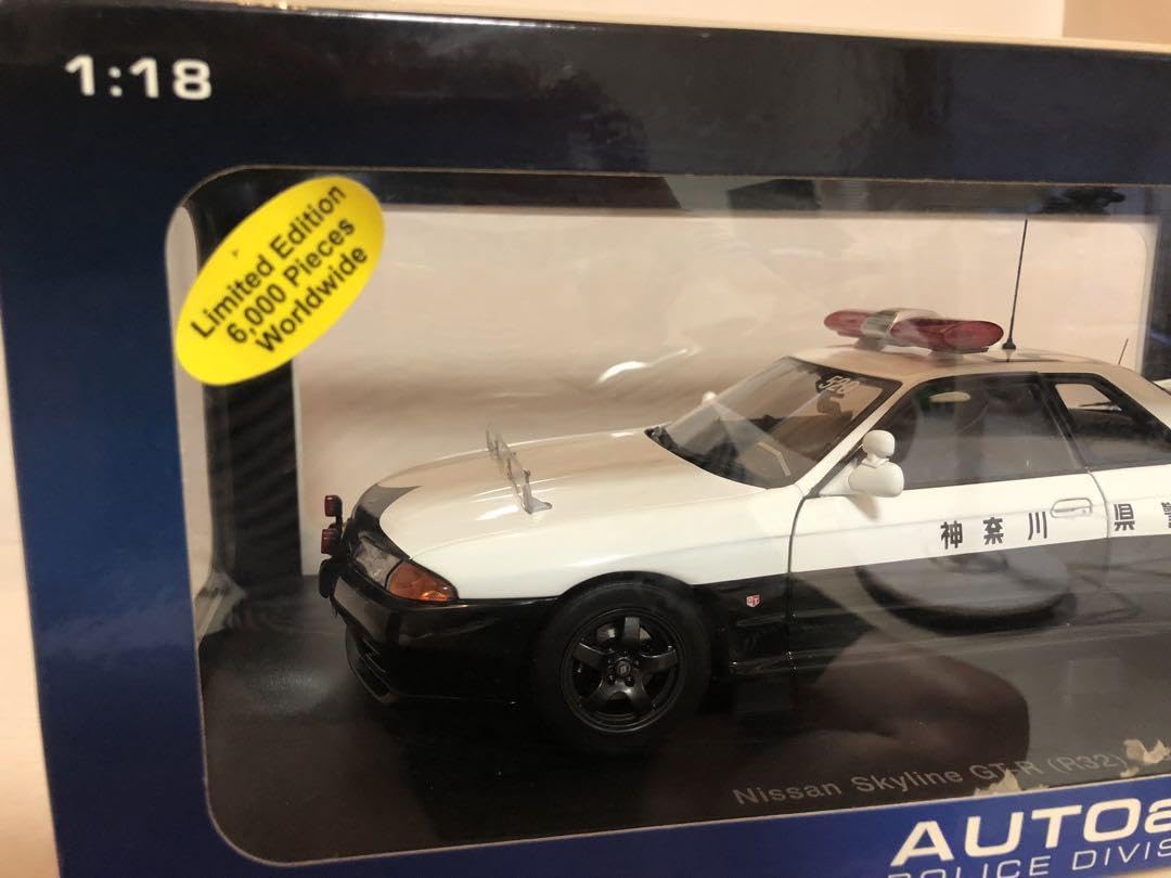 Amazon.co.jp: オートアート 118 R32スカイラインGTRパトカー - ミニカー