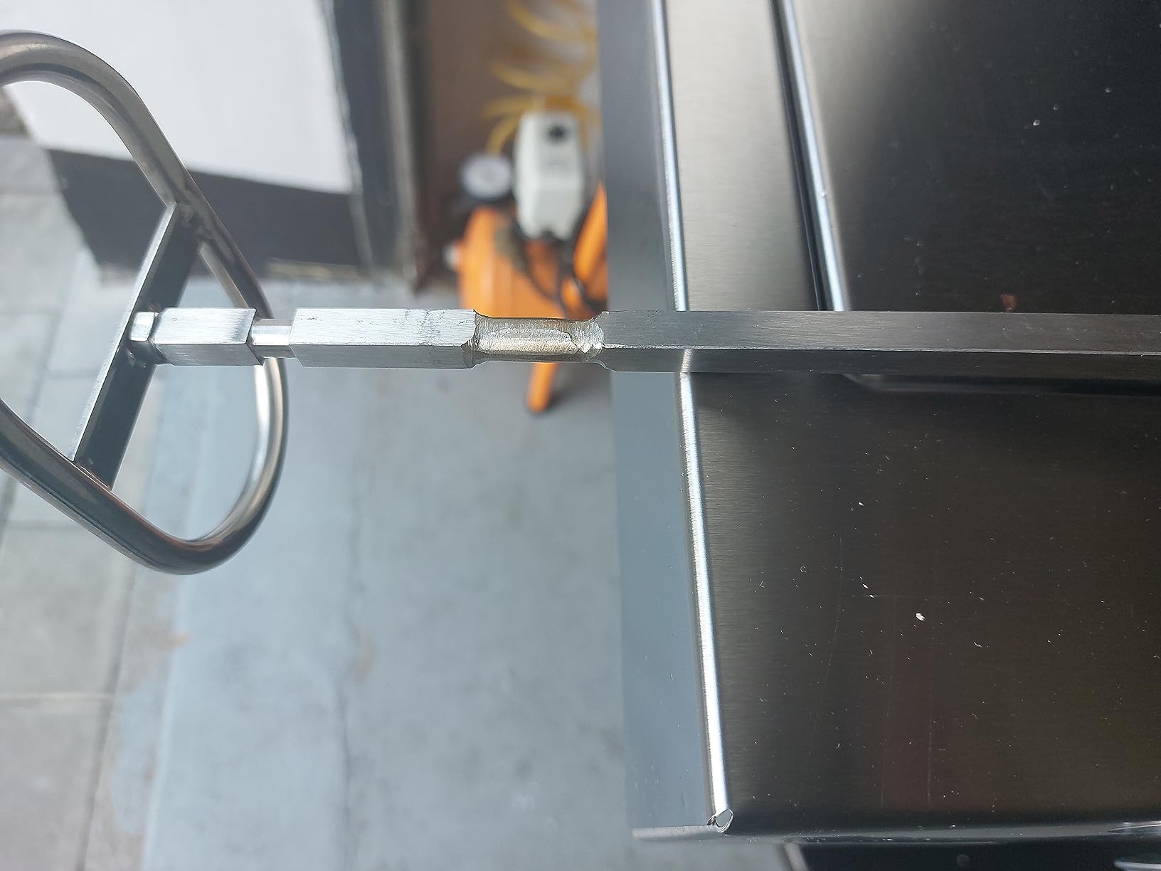 Alternativer Drehspieß für den Weber Genesis II E-410