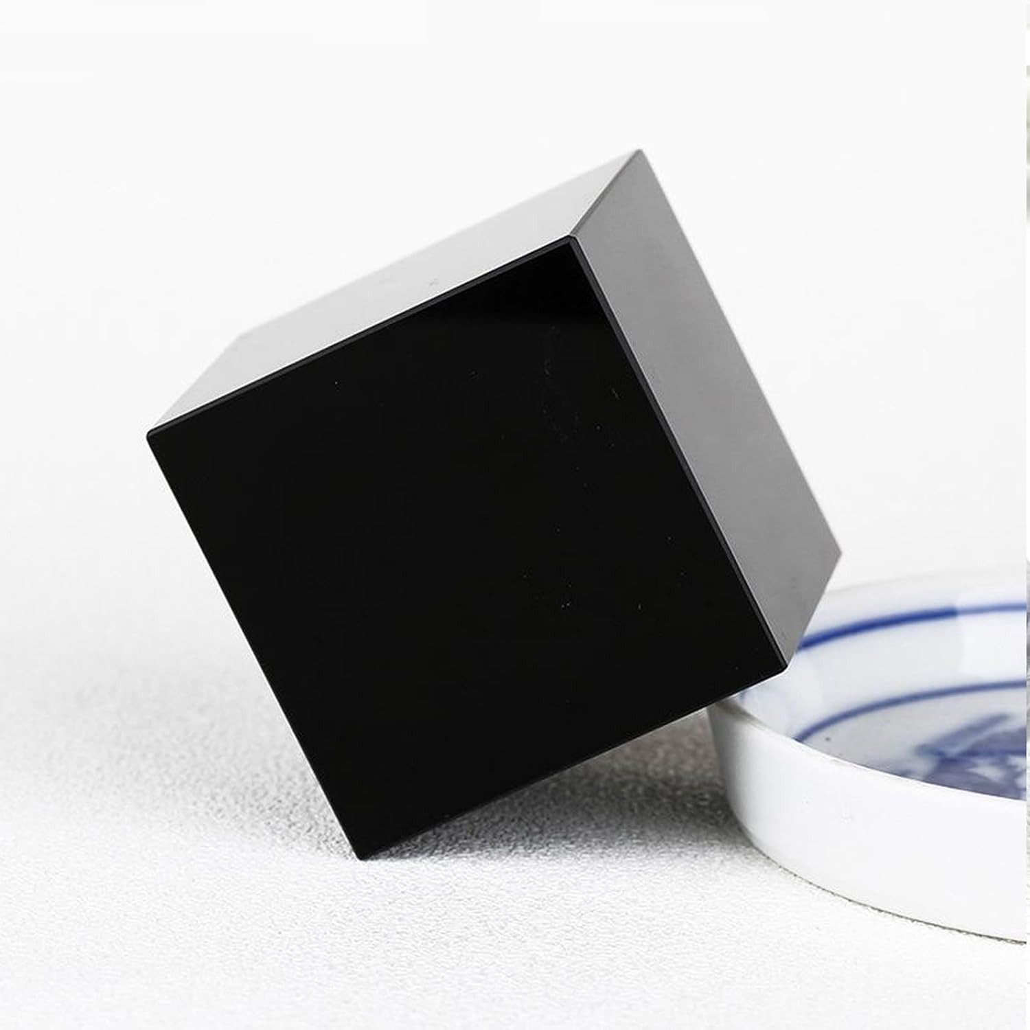 Black Obsidian Cube Natural Obsidian Quartz Crystals Handmade Sturdy Obsidian Cube Obsidian Stone Decor - Perfect for Meditation, Yoga, Chakra Balancing,6 * 6cm