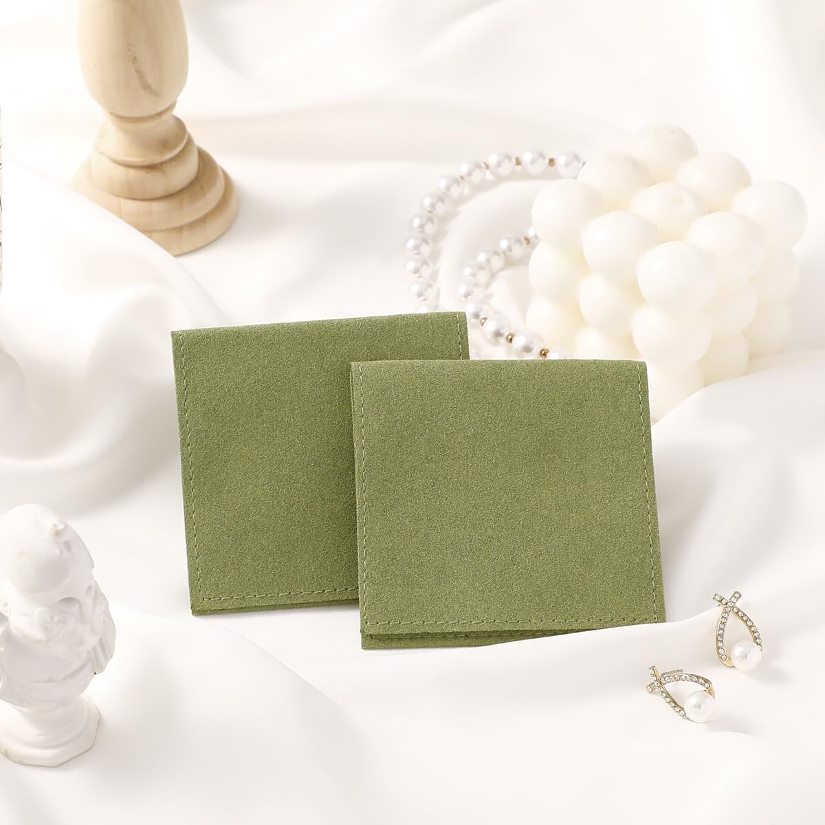 40pcs Green Microfiber Jewelry Pouch 8 x 8cm Jewelry Packaging Bag Envelope Style Luxury Small Favor Bags Jewelry Gift Bags for Earrings Necklaces Bracelet Ring