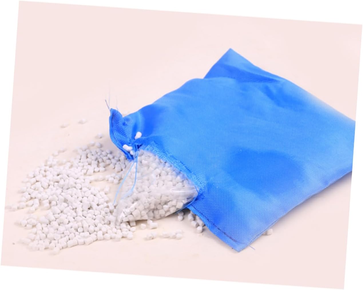 12Pcs Nylon Beanbags for Durable Outdoor Toss Game Red Green for School Playtime and Family Fun