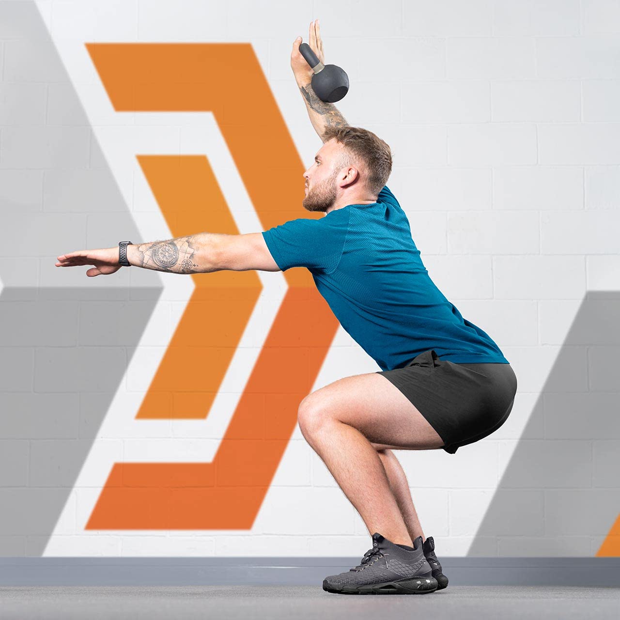 METIS Kettlebell In Ghisa - [4kg - 48 kg ] | Attrezzatura Per Palestre Professionali | Pesi In Ghisa di Alta Qualità