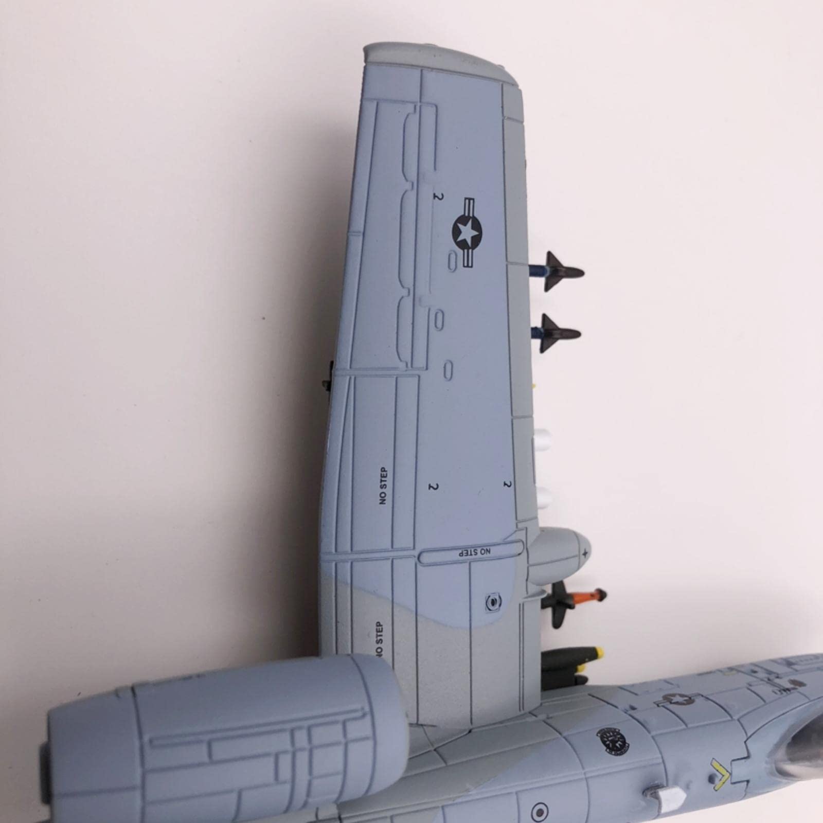 Collezione di Modelli di Aerei da Combattimento Militari Sukhoi Su-27 in 1:100, B