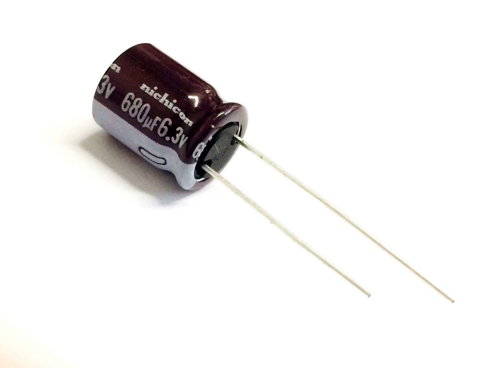 Condensatori Radiali Per Schede Elettroniche Condensatori Elettrolitici 25V 680uF - Pack Da 20 Pezzi, Alluminio, 8x16 Mm, Temperatura 105°C Condensatori 25V 680uF - Foto 7