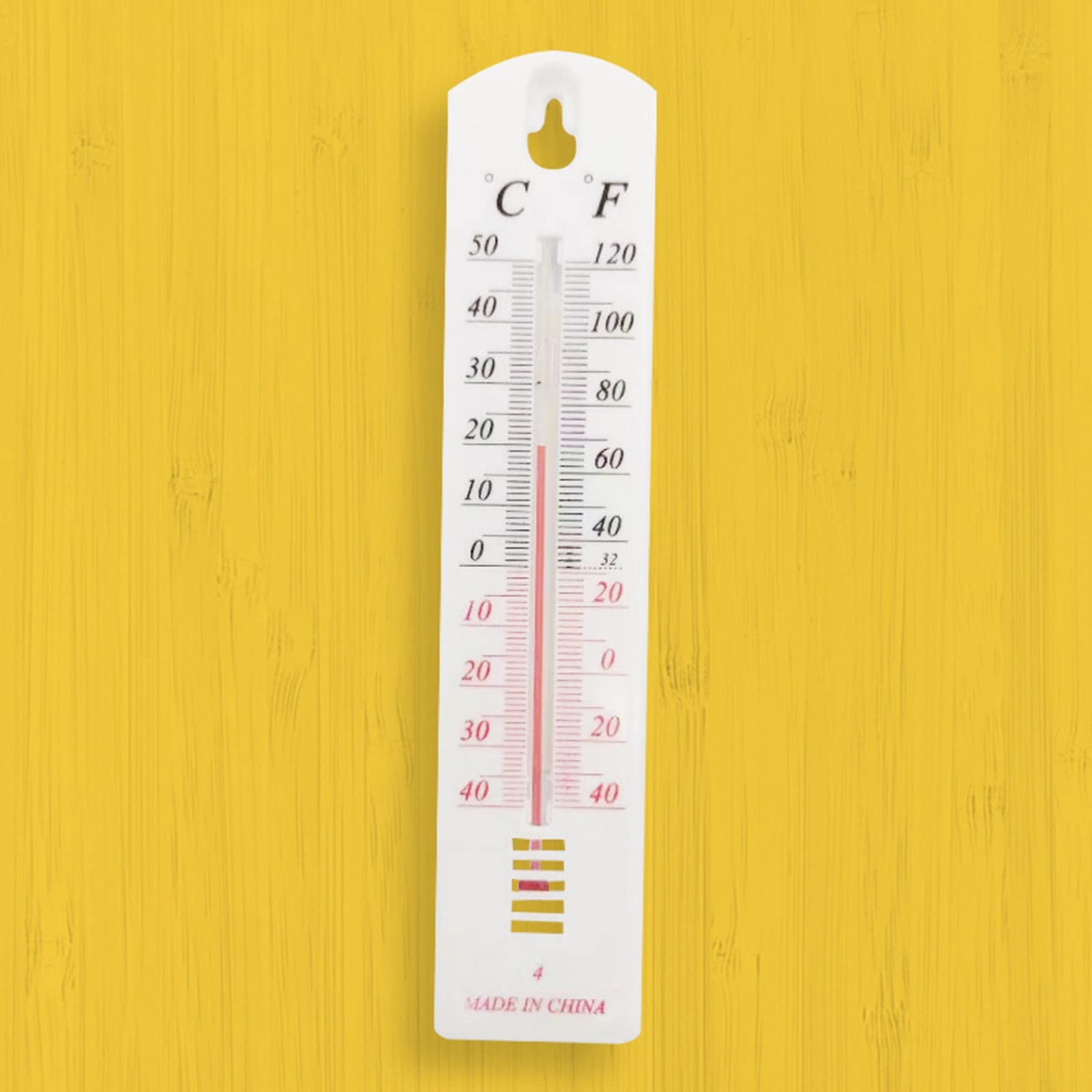 Een zeer forse temperatuur meter voor in de tuin, eenvoudig te