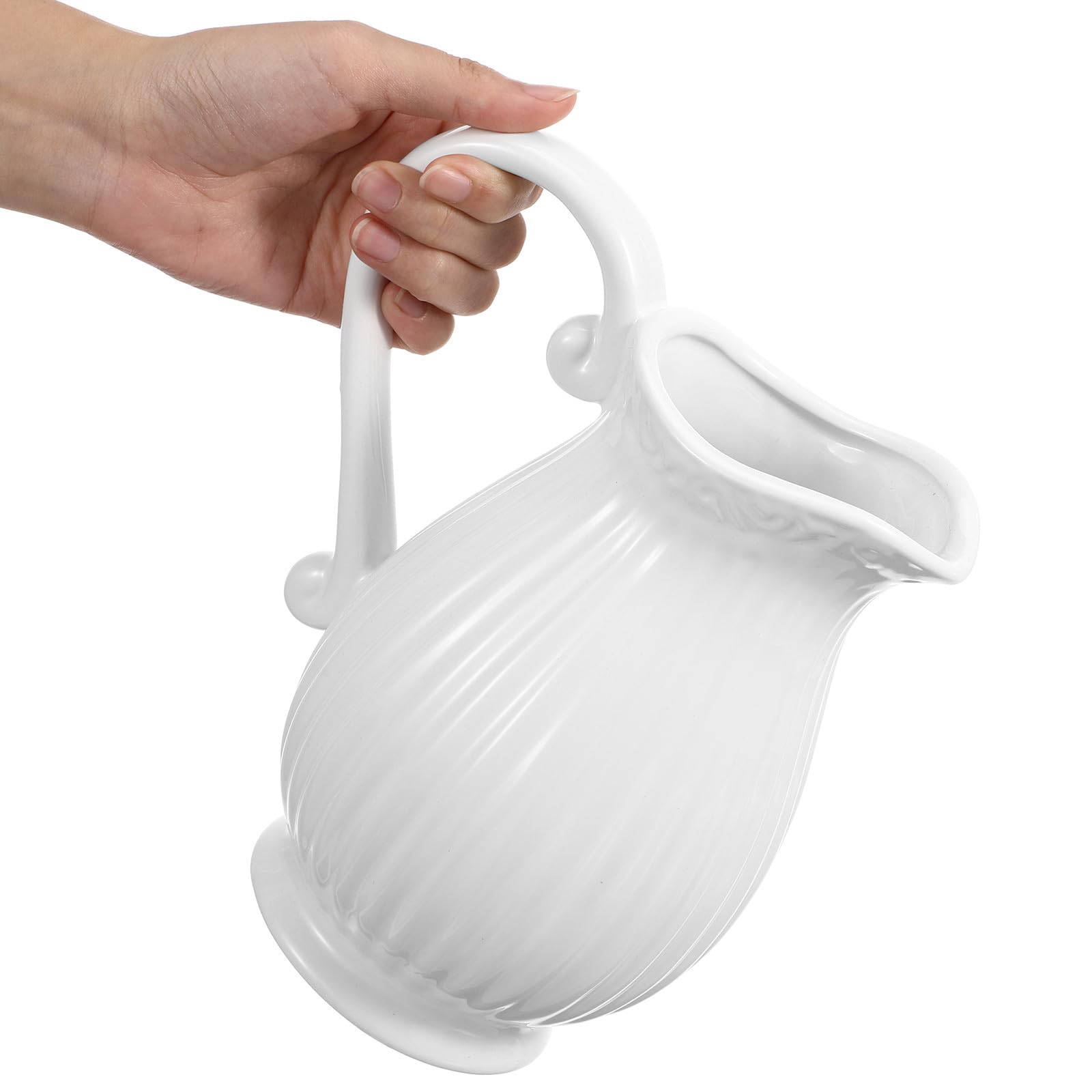 Vase pichet en céramique nordique pour sublimer une étagère de salon ou un bureau