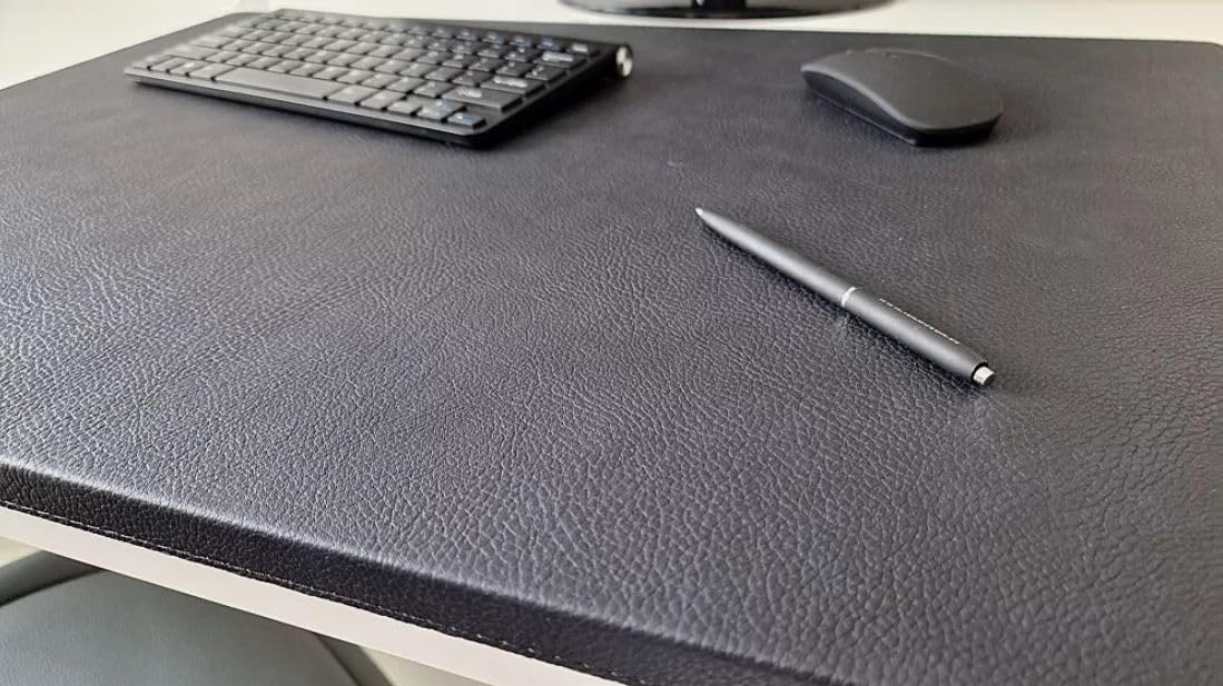 PM Gewinkelte Schreibtischunterlage mit Kantenschutz Just Leder in 3 Grössen und in 7 Farben (Schwarz, 70cm x 48cm)