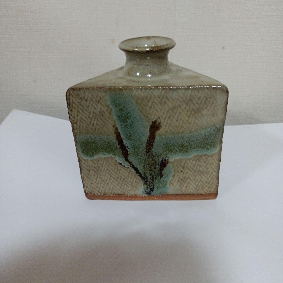 島岡達三作ー象嵌三角壺 1205111824_67510d70b9300.jpg