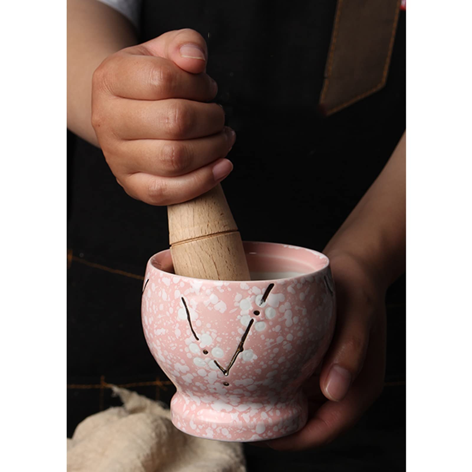 Juego de mortero y maja con patrón de cerámica, con elegantes manchas de flores blancas y maja de madera (rosa)