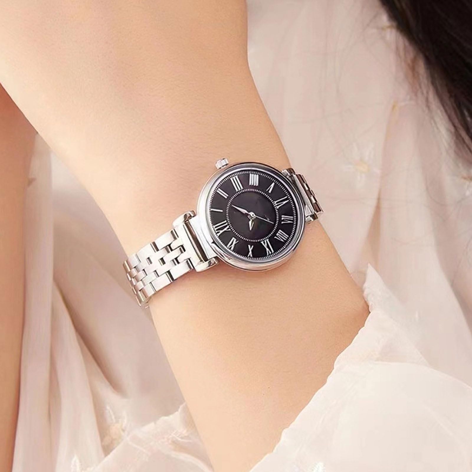 Montre à Quartz étanche, Montre Simple avec Bracelet en Acier Inoxydable et Cadran à Chiffres Romains, idéale comme Cadeau for Femme(Silver Black)