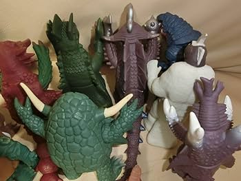 Amazon.co.jp: 怪獣 ライブサイン付きソフビ たくさんセットです