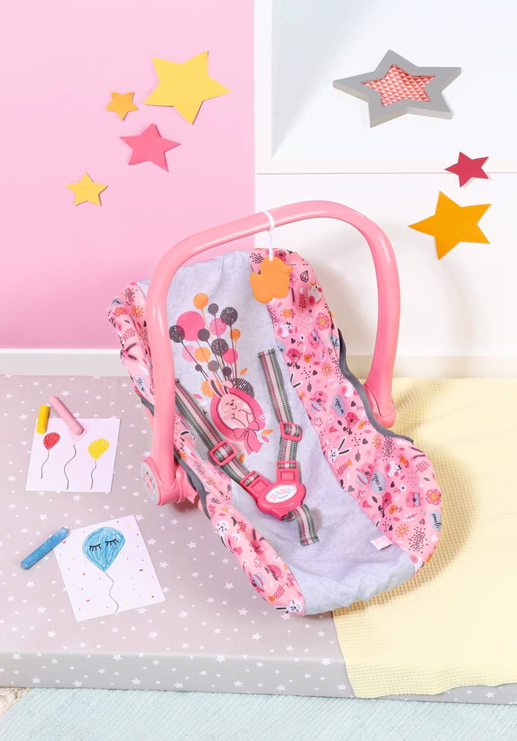 Baby Born Siège Confortable – Accessoire Multi-Usage, Peut être utilisé comme siège, Porte-bébé, siège à Bascule ou siège de Voiture. Convient aux poupées Baby Born de 43 cm