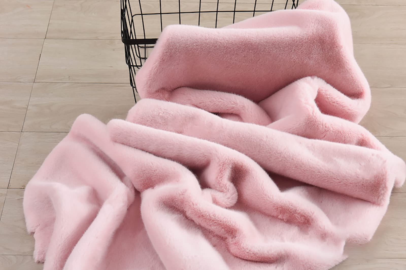 Pogrubiona pluszowa tkanina miękka sztuczne futro tkanina polarowa tkanina flanelowa na tło materiały rzemieślnicze szalik DIY szycie ręcznie robione lalki poduszka poduszki do siedzenia, 160 * 50 cm (Kolor: różowy)