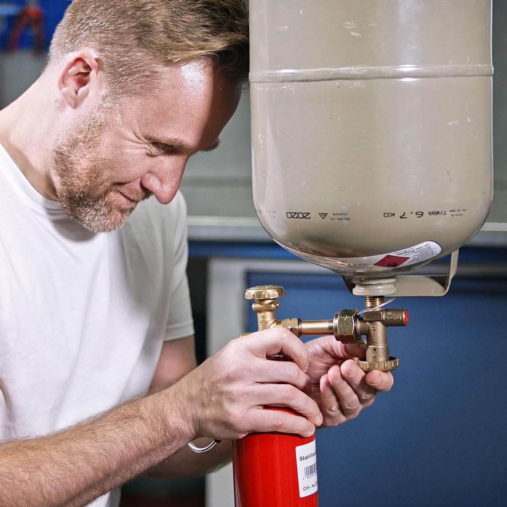 CFH 1‑Liter‑Stahlflasche PG 750 – wiederbefüllbare Propan‑Nachfüllflasche mit 3/8" LH Anschluss, Entlüftungseinrichtung und Aufhängehaken, für Gaslöt‑ und Abflammgeräte, EN 13322‑1
