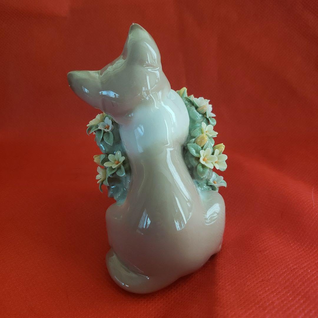 リヤドロ猫「お昼寝の場所」Dreamy Kitten