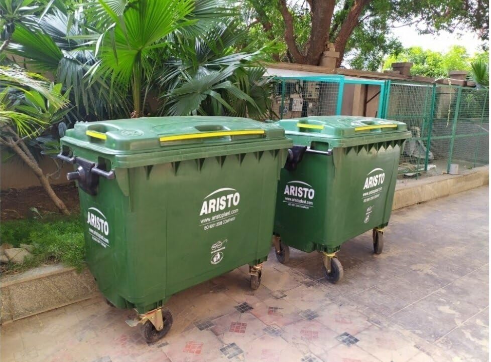Image of Aristo Big Plastic Wheeled Dustbin with Lid 660 Litre Green