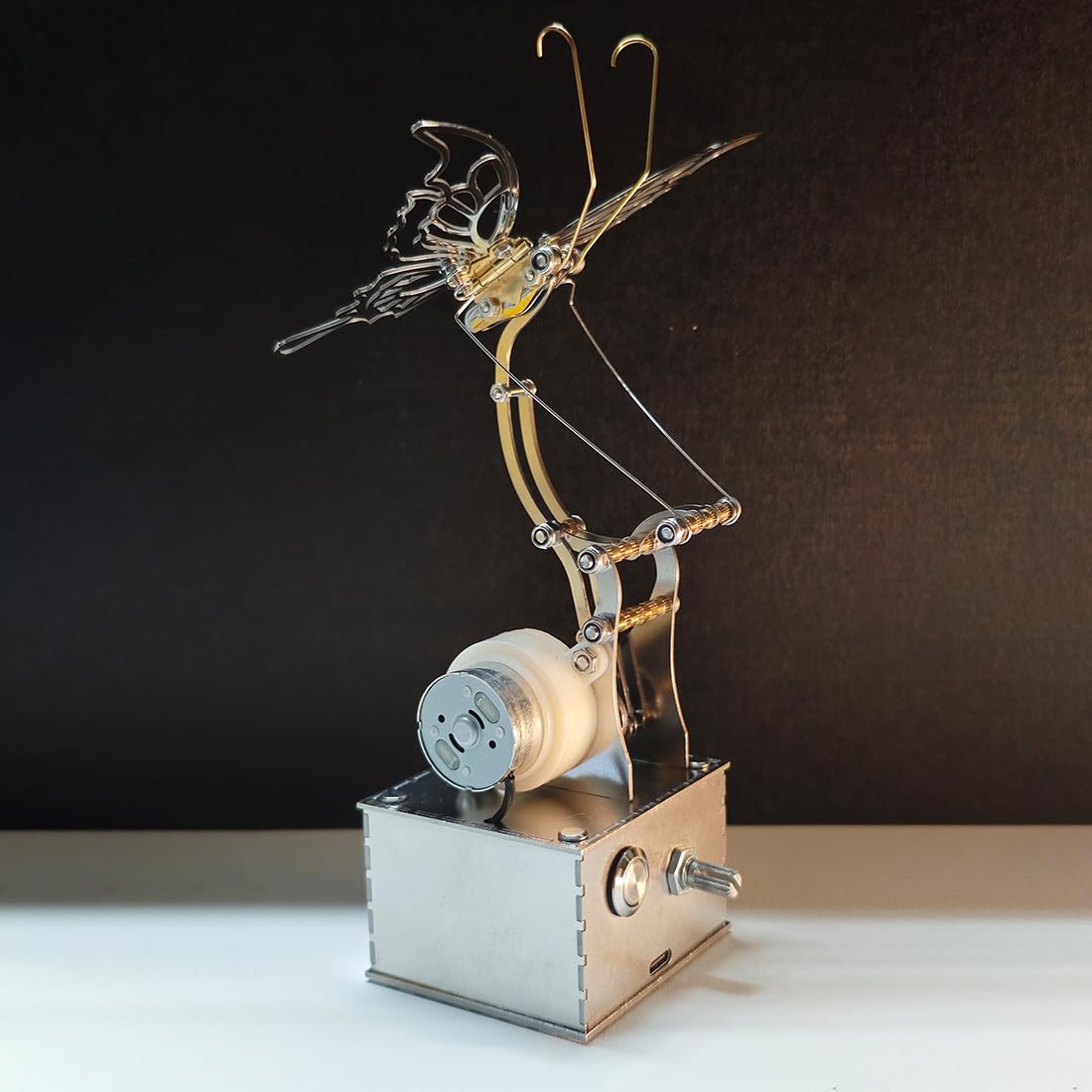 Mechaniczny zestaw modeli owadów, metalowa rzeźba motyla 3D, dynamiczne trzepotanie skrzydła, montaż STEM, artystyczna dekoracja biurka, prezent hobby, prezent dla dorosłych i hobbystów