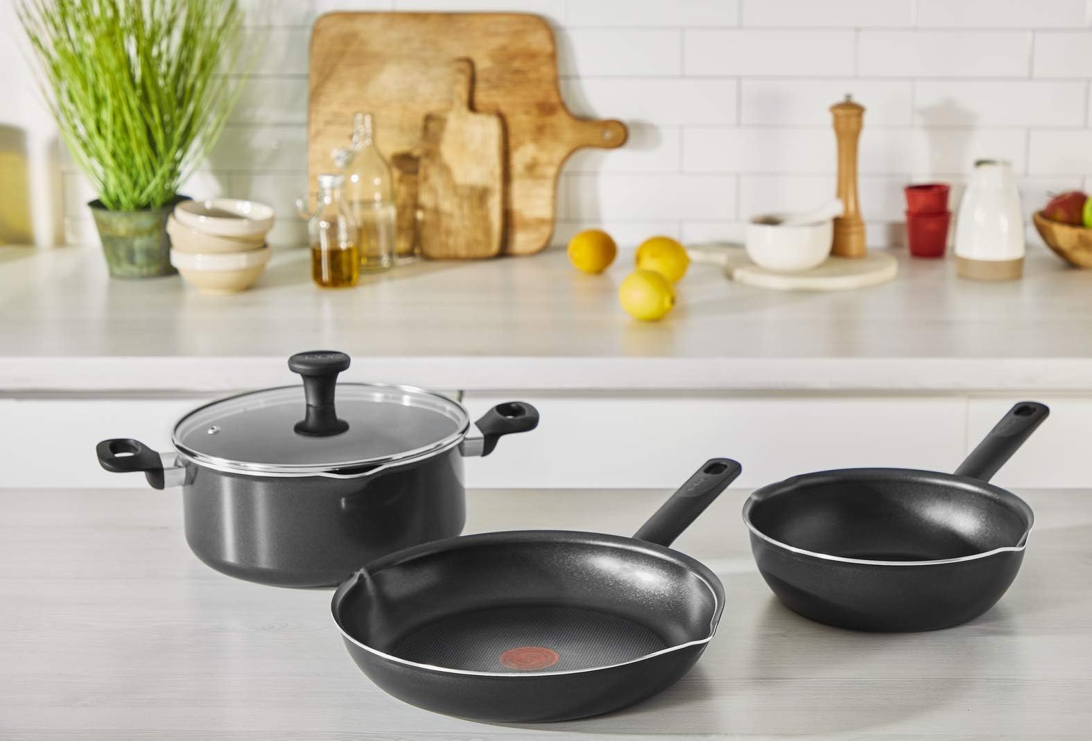 Tefal Day by Day On Wokpfanne 28 cm, Antihaftbeschichtung, Thermo-Signal bei idealer Brattemperatur, nicht induktionsgeeignet, tiefe Form, Aluminium, B56419