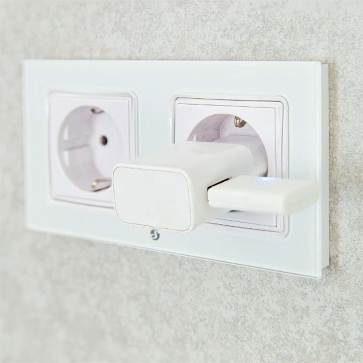 Shelly BLU Gateway - Passerelle Bluetooth vers Wi-FI, clé USB-A, Maison Intelligente, App iOS Android, Aucun hub requis, Répéteur Wi-FI, Portée 20 à 30 m