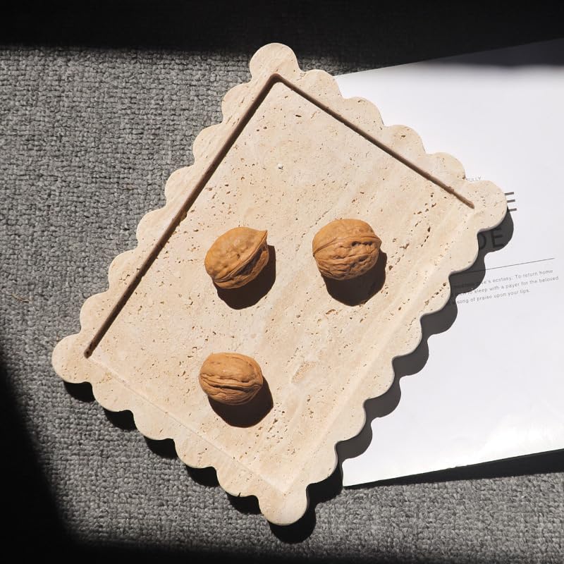 Plateau de salle de bain en marbre pour organiser vos bijoux et produits de maquillage