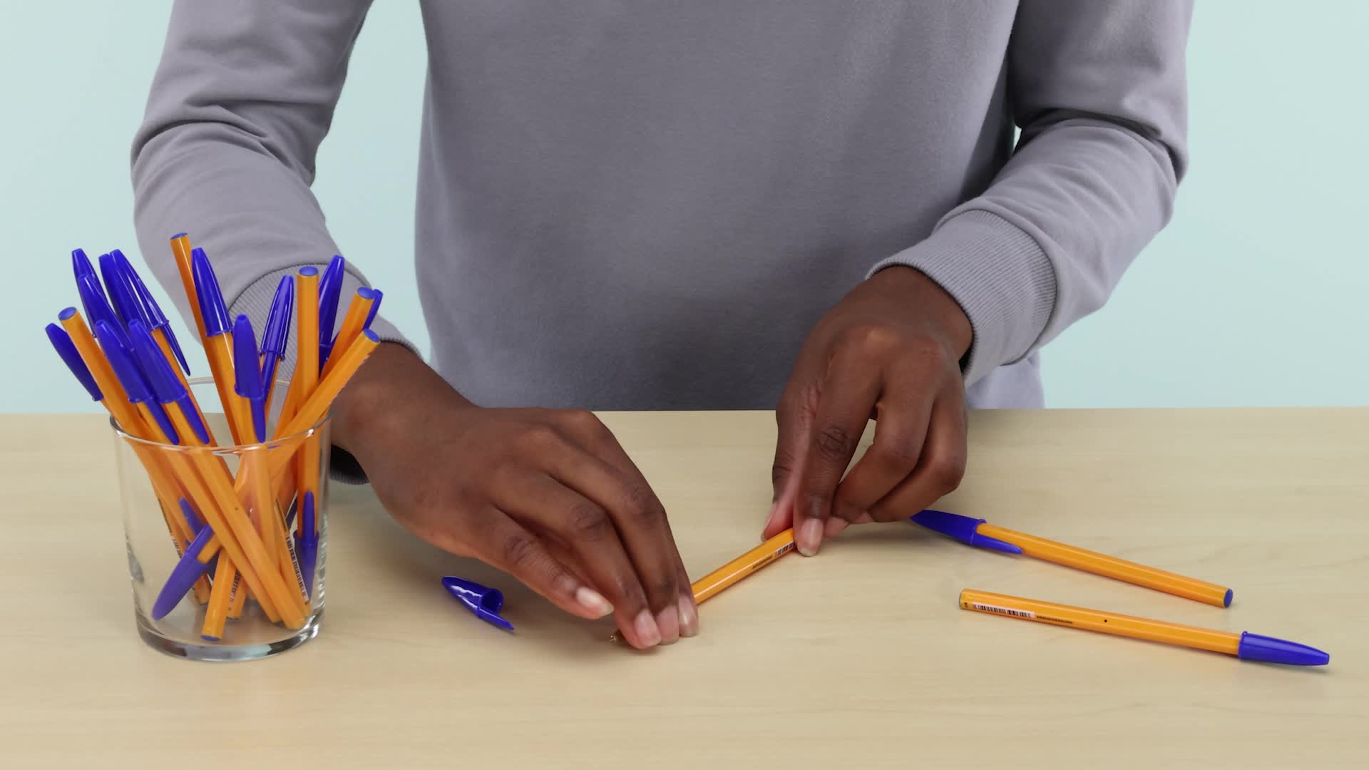 BIC Cristal Fineliner Mit 0,8 Mm Spitze – 20 Stift-Box In Verschiedenen Farben, Durchscheinend Orange