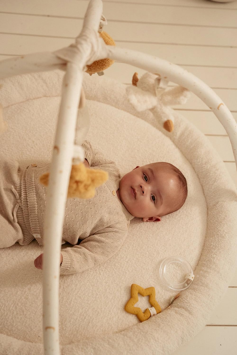 Little Dutch Krabbeldecke mit Spielbogen Activity Baby weiß - Newborn Naturals