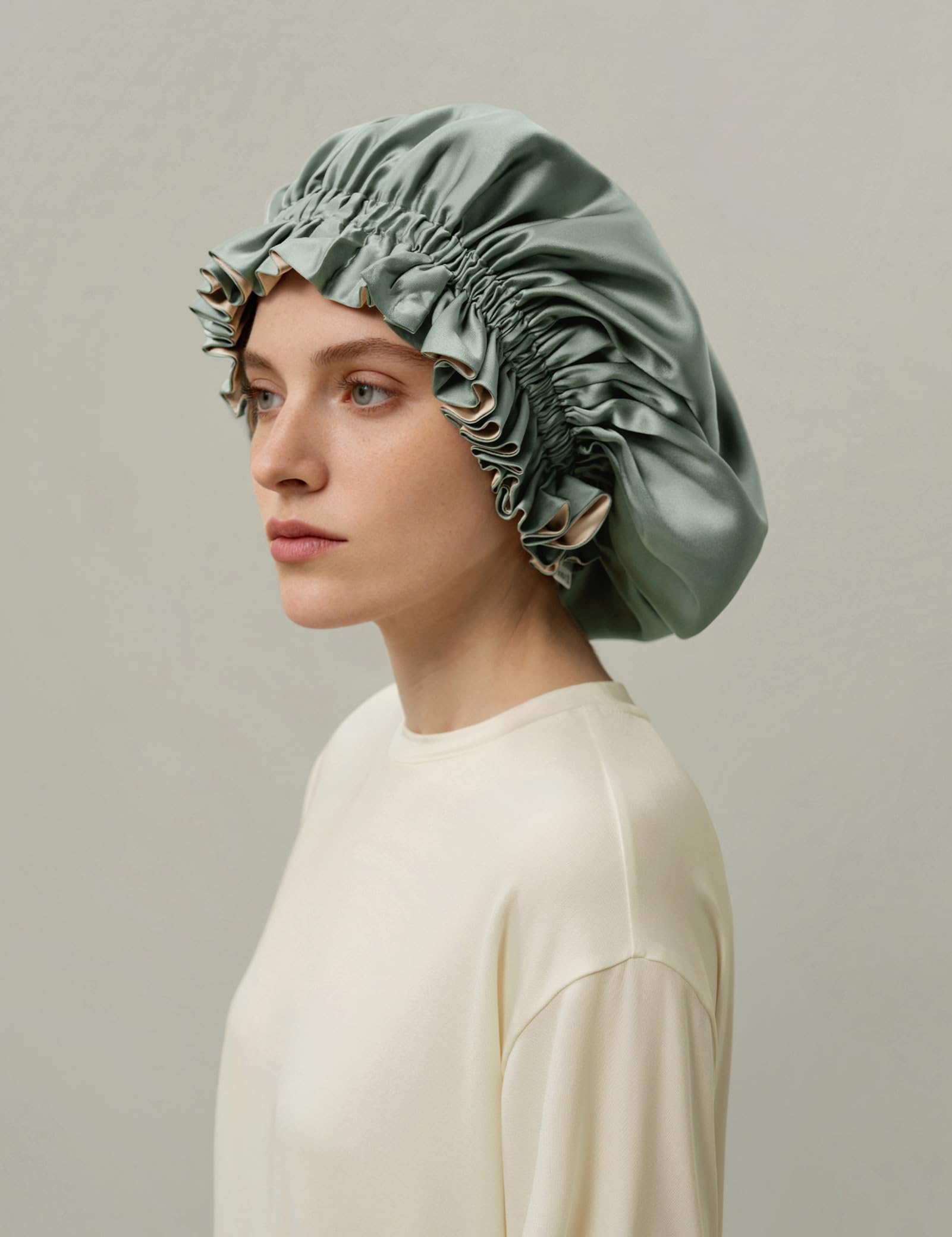 LilySilk 100% Maulbeerseiden-Schlafhaube für Damen – verstellbare Doppellagen-Wickelhaube für lockiges bis langes Dickes Haar mit beidseitig tragbarer Designs,Avocadogrün