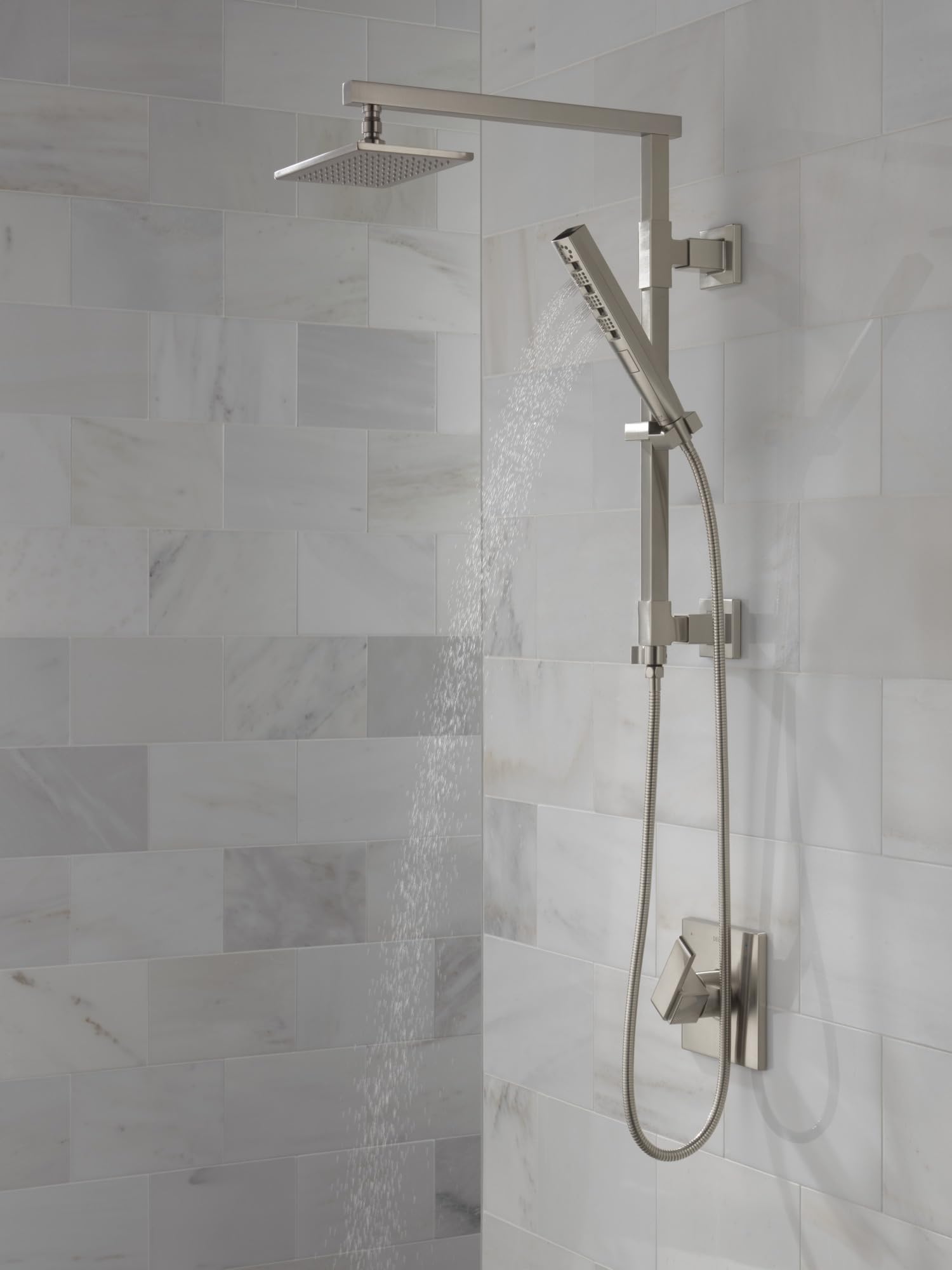 Delta Faucet Tetra H2Okinetic Doccia a mano, Soffione doccia portatile in nichel spazzolato, Doccia a mano, Soffione doccia rimovibile, Lumicoat Stainless 59140-SS-PR