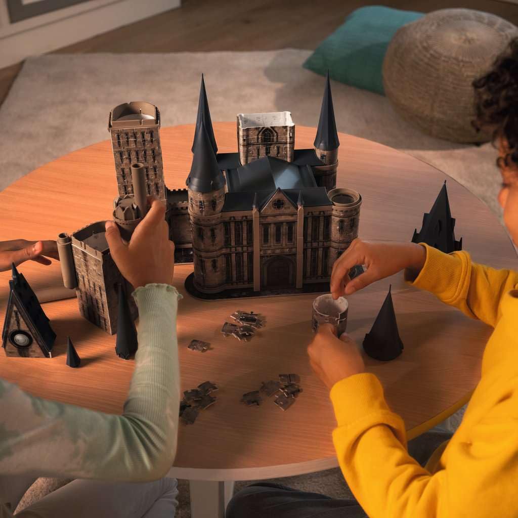 Ravensburger - Puzzle 3D Building - Château de Poudlard illuminé - La Tour d'Astronomie/Harry Potter - A partir de 10 Ans - 540 pièces numérotées à Assembler sans Colle - Accessoires Inclus - 11551