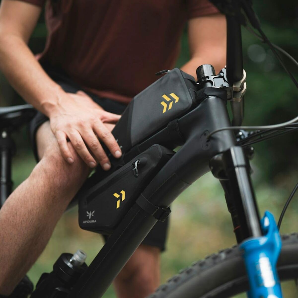 Amazon.co.jp: Apidura バックカントップチューブパック ブラック