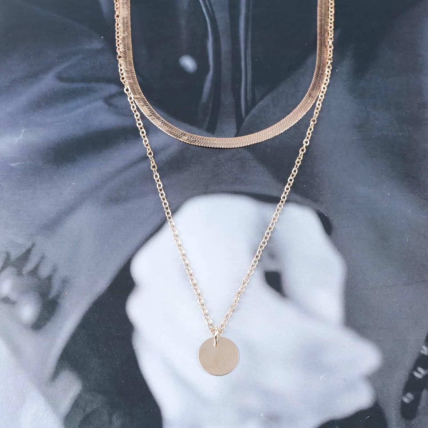 Andelaisi Boho Layered Snake Chain Necklace Choker Gold Disc Coin Pendant Necklace Vintage Flat Herringbone Chain Necklace Disc Coin Choker Necklace Jewelry for Women - Image 4