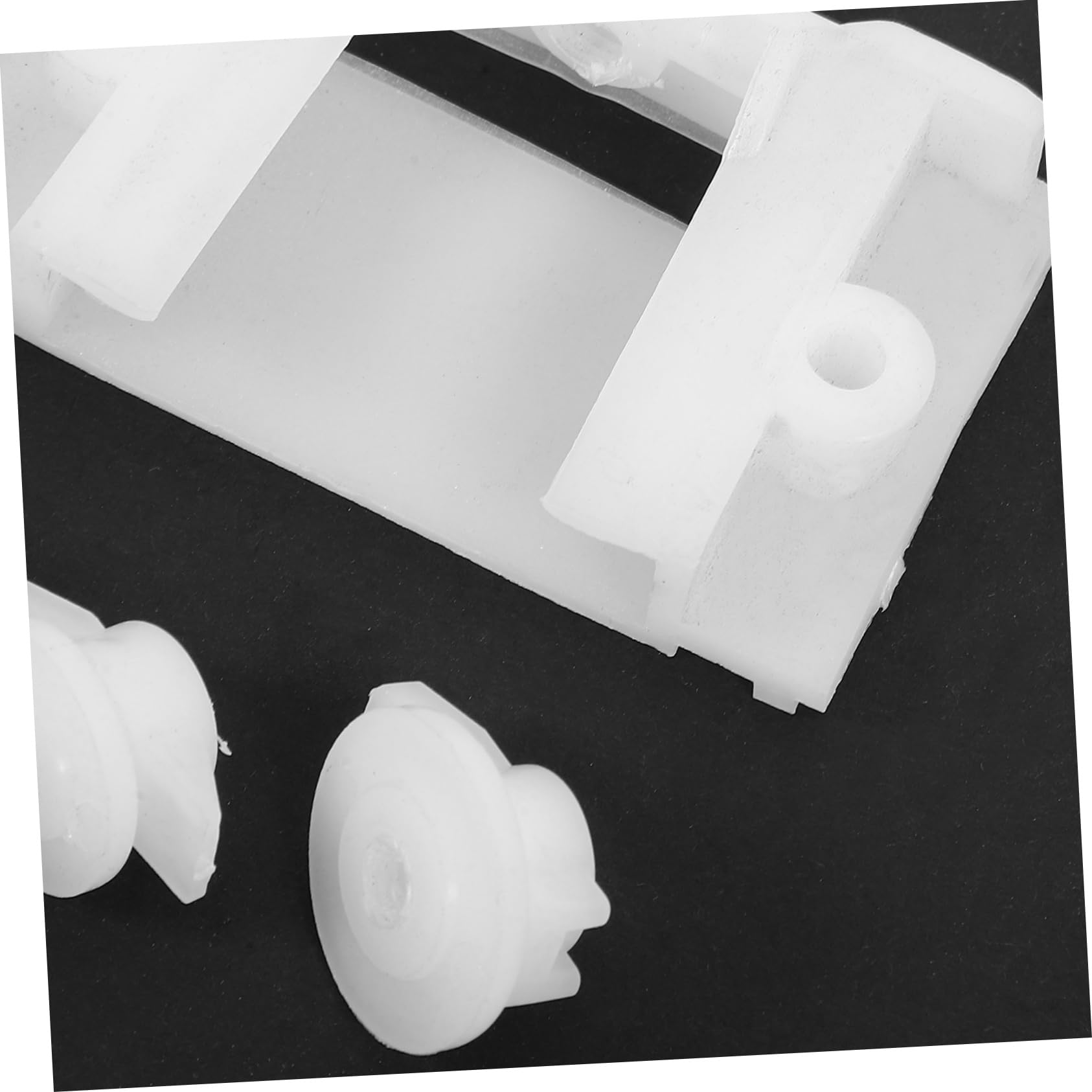 OSOLADY 4sets Headlight Adjuster Accessory Precision Screw Clip for Easy Alignment and Repair of Headlamps Materials