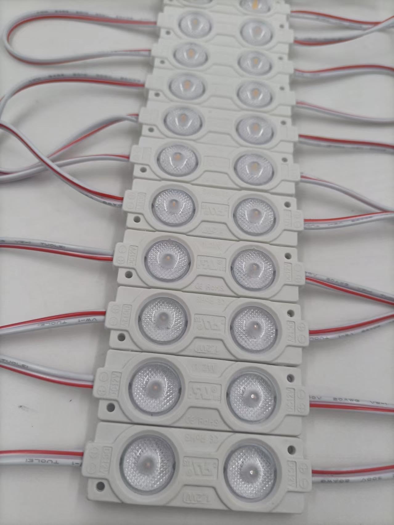 Lot de 100 modules LED 3000 K pour panneau lumineux - Étanche - 1,2 W - Lumière décorative pour publicité - Lettre avec ruban adhésif à l'arrière