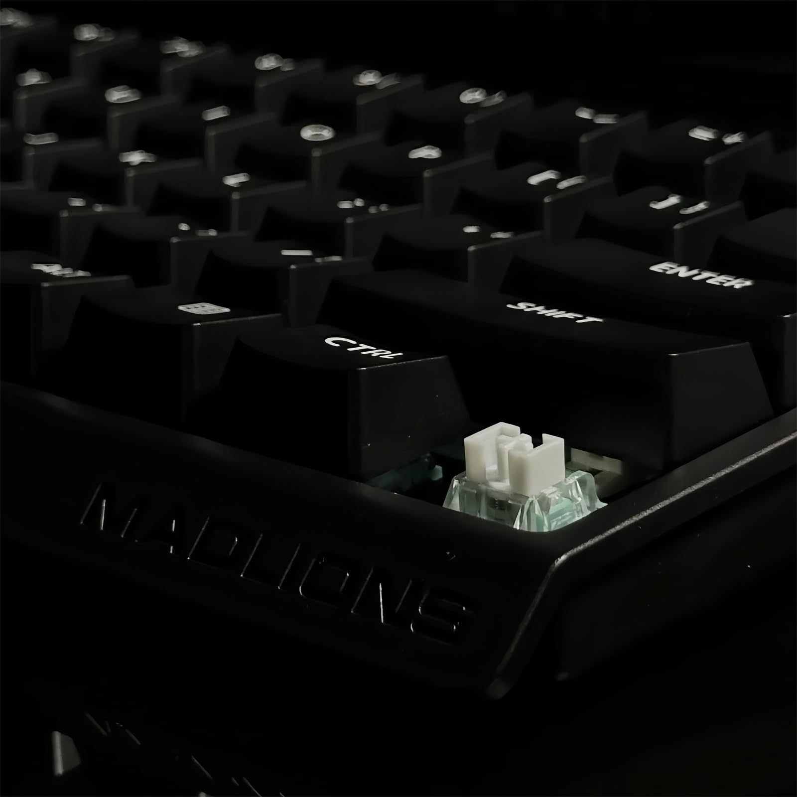 Madlions MAD 60 HE Rapid Trigger RGB Gaming-Tastatur, 60 % Magnetschalter, Hall-Effekt, verstellbare Betätigung, hyperschnelle, USB-C-Kabelgebundene mechanische Tastatur für PC/Mac-Gamer (schwarz)