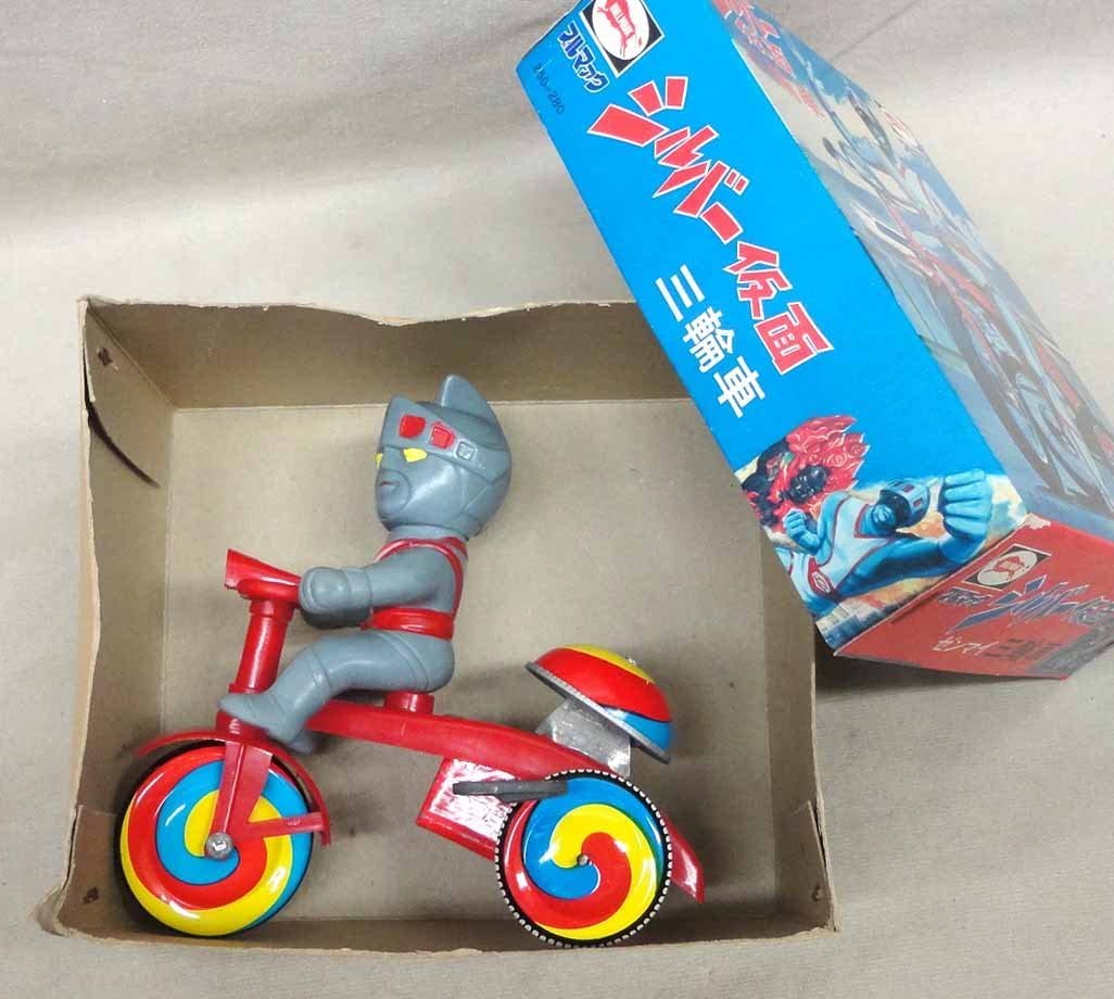 【当時物】仮面ライダー 三輪車 マスダヤ 増田屋旧バンダイ パチソフビ 無版権 当時物】仮面ライダー 三輪車 マスダヤ 増田屋旧バンダイ