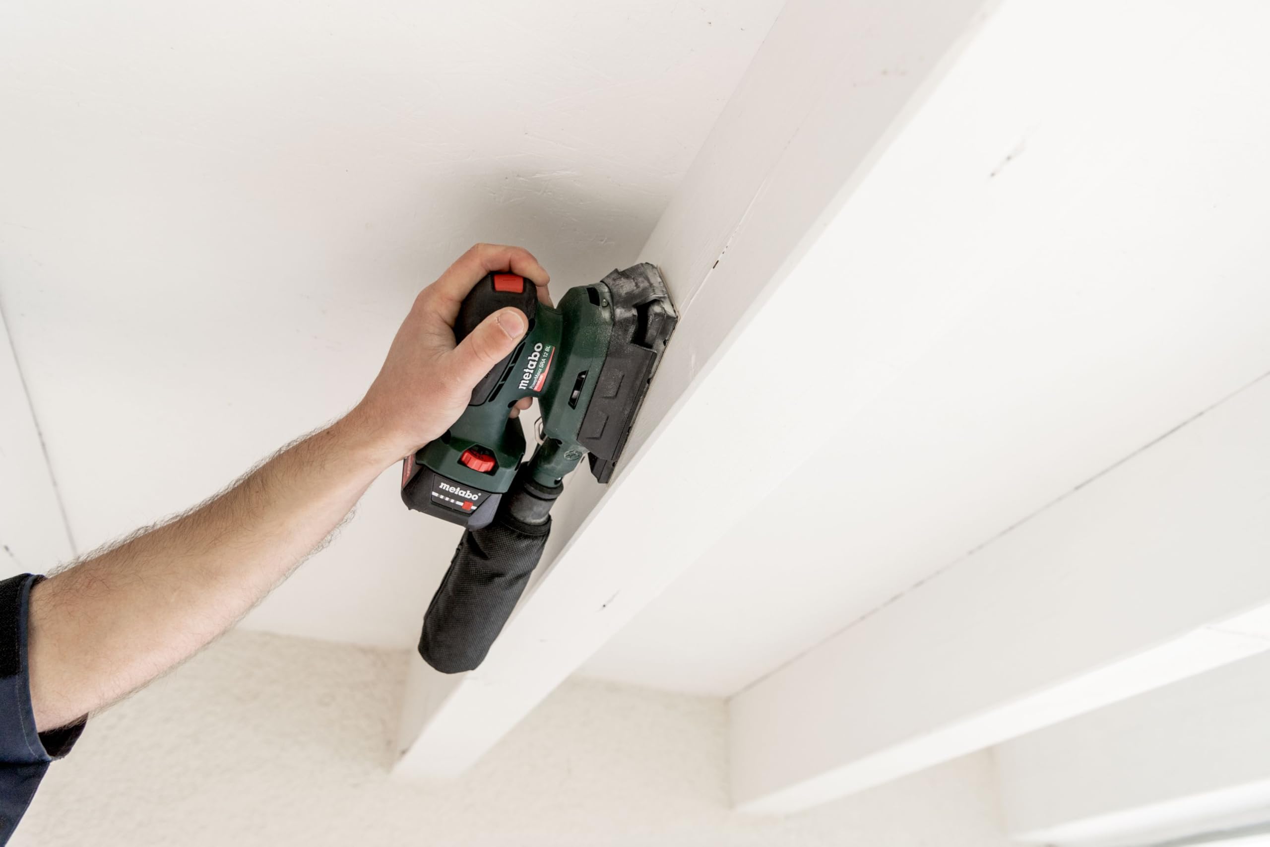 metabo Akku-Sander PowerMaxx SRA 12 BL - 12 V, 80 x 133 mm Schleifplatte - Brushless-Motor, kompakt & leicht, Drehzahlregelung, Staubbeutel, Softgrip, ideal für Holz & Metall - Inkl. Zubehör & metaBOX