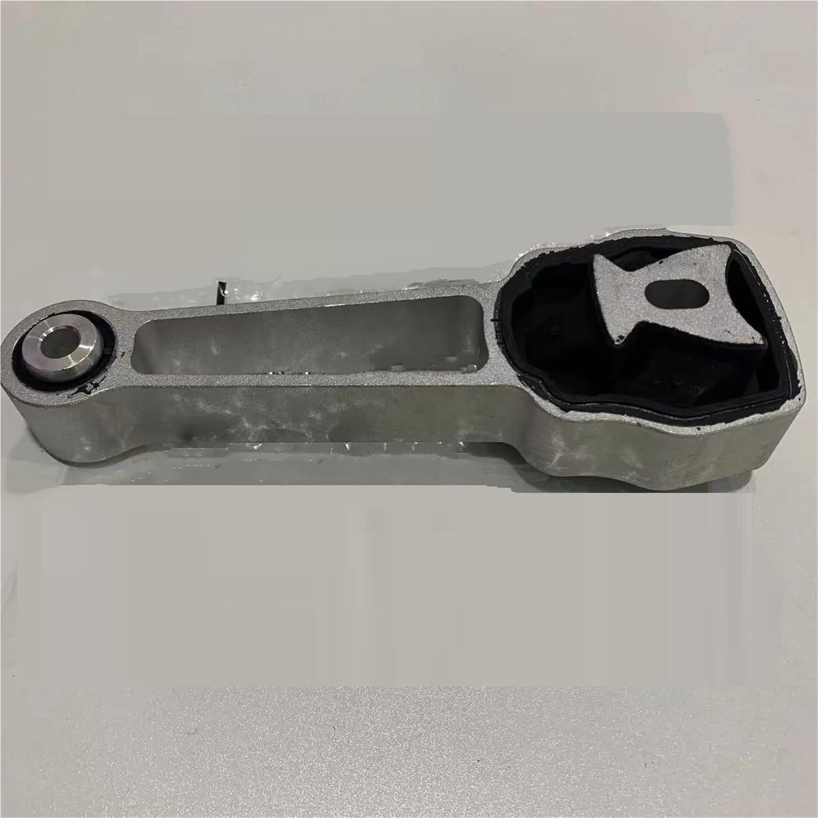 SUV 30680474 31430441 LR000597 Engine Mount Upper Bracket for Land Rover LR2 Car Accessories