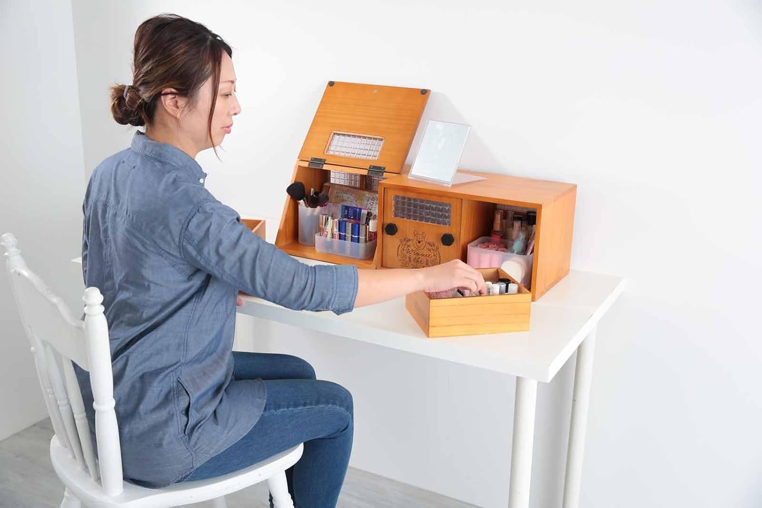 オスマック(Osmac) Osmack PHB-3025LB Disney Pooh Shelf Paulownia Lightweight Finished Product Cosmetics Accessory Storage Box 11.8 x 9.8 x 8.7 inches (30 x 25 x 22 cm)