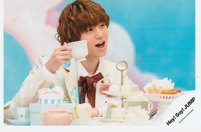 Amazon 伊野尾慧 Hey Say Jump 公式生写真 キミアトラクション カップ持ち 口開け アイドル 芸能人グッズ 通販