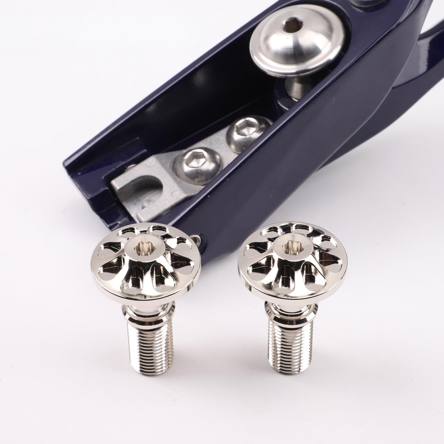 2pcs Archery Large Screw for Recurve Bow Handle ILF Recurve Bow Riser Spare Bolts Screw Limbs Mounting Thread Screw Shooting