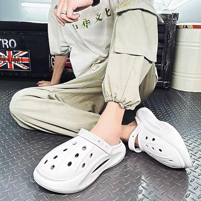 Clogs Garden Shoes for Men Women Lightweight Breathable Casual Slip-On Footwear with Adjustable Strap Outdoor Sandals Beach Shoes Non-Slip Comfort Slippers