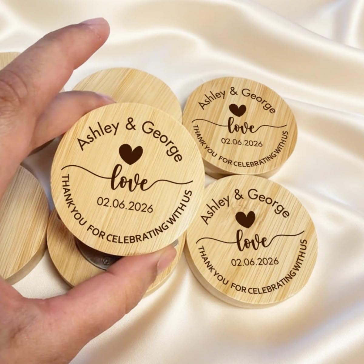 Abrebotellas de madera personalizado grabado redondo de madera abrebotellas de cerveza, dama de honor, recuerdos de boda (50 unidades)
