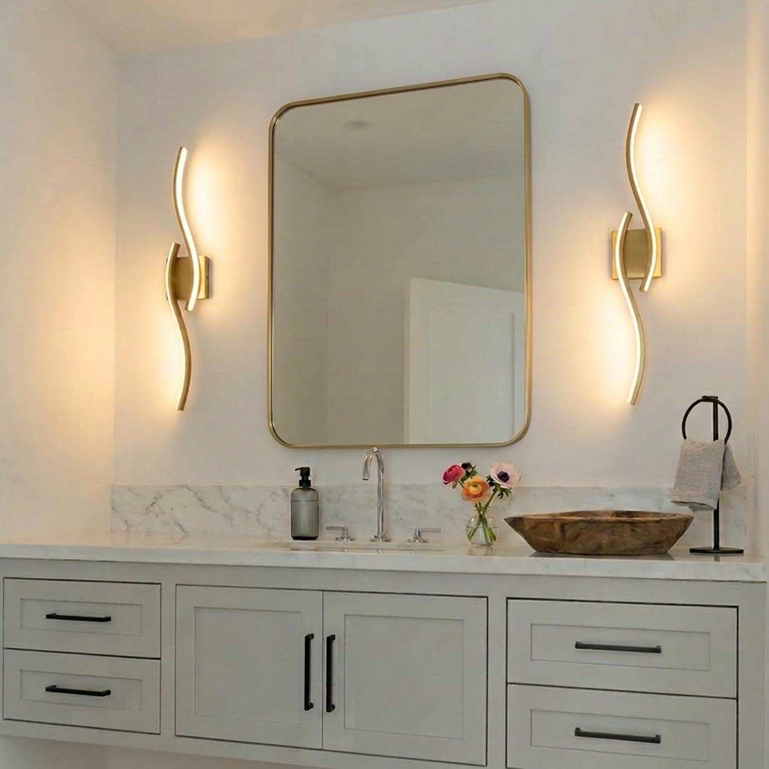 Vanity Light for Bathroom, 31.6 Inch Gold Bathroom Lights Fixture Over Mirror, LED Dimmable and 5CCT Adjustable Color Temperatures Modern Wall Sconces for Bathroom Bedroom Living Room
