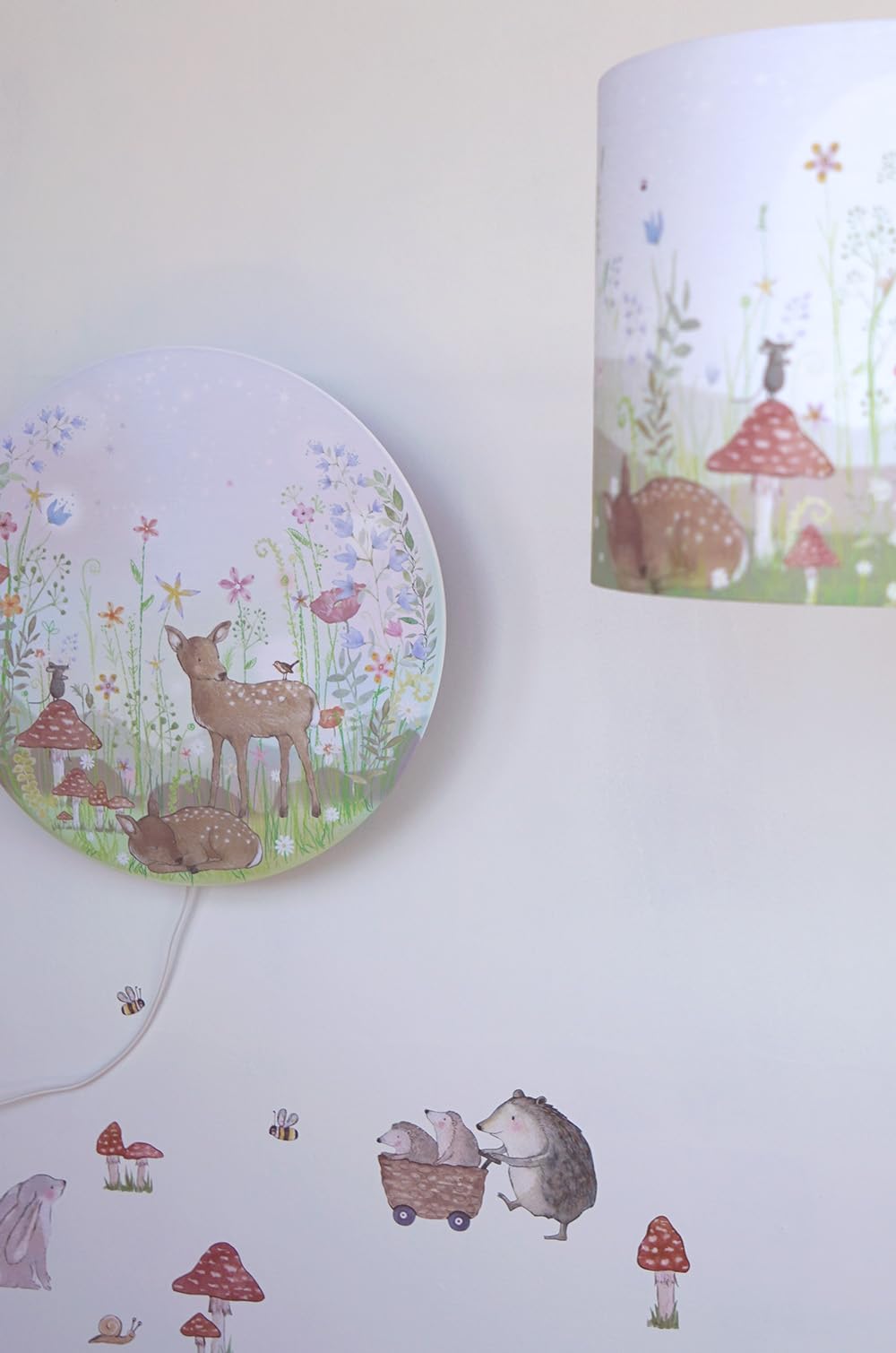 Märchengarten Wandlampe | Für Baby- & Kinderzimmer | Kinderzimmerdesign | Handgemalt & nachhaltig