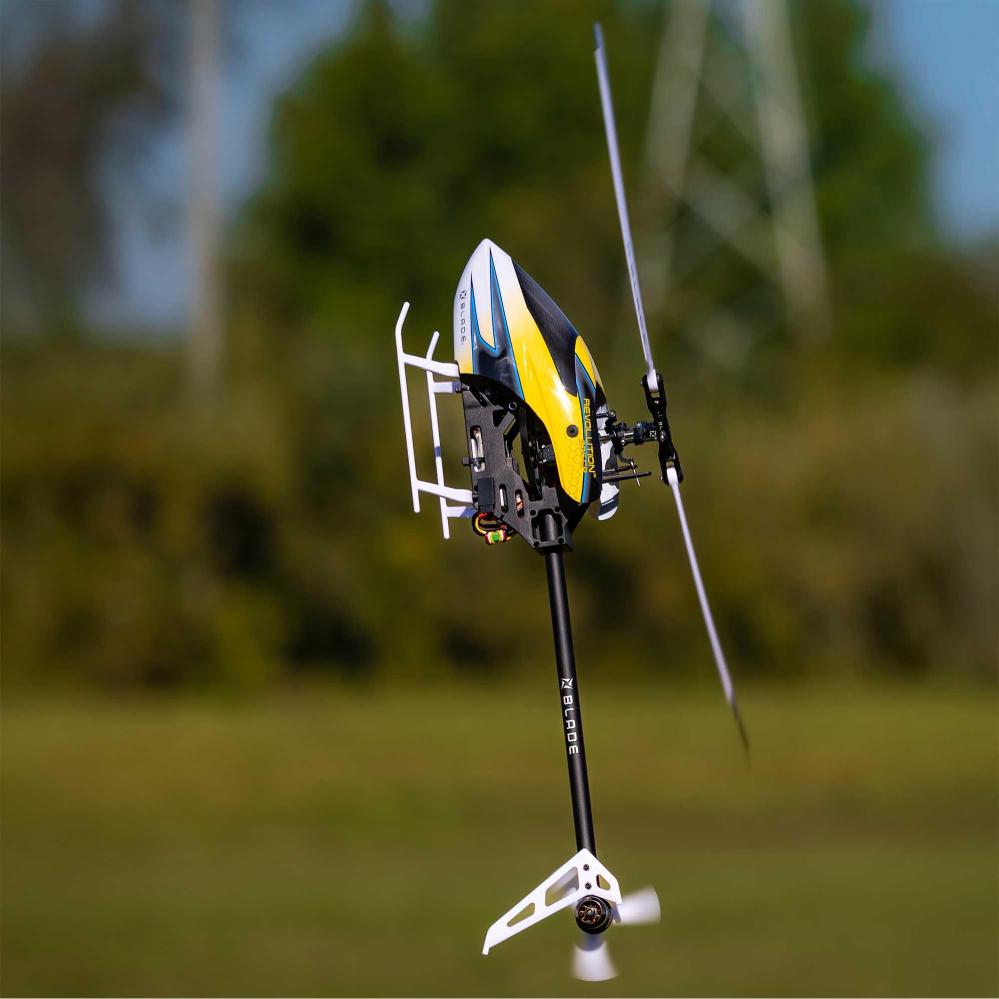 Blade Revolution 235 Collective Pitch, Ready to Fly Basic, Safe Mode, 3D Flug, Ferngesteuerter Helikopter ohne Akku und Ladegerät