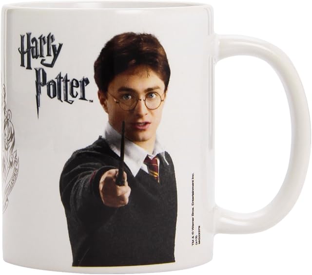 Harry Potter Ceramic Mug with Photograph of Harry and Hogwarts Crest in Presentation Box - Official Merchandise