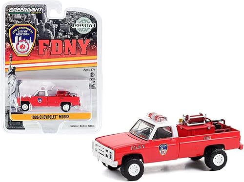 Miniatura 3 de Greenlight 164 1986 Chevrolet & let M1008 4x4 - FDNY (La Ciudad Oficial del Departamento de Bomberos de Nueva York) con equipo de bomberos, manguera